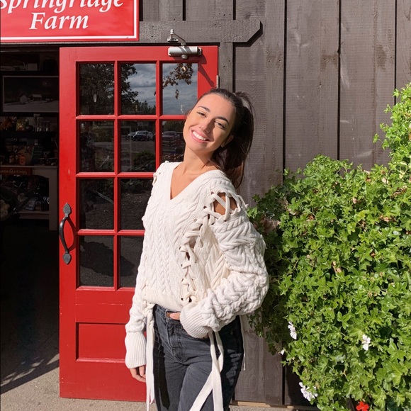 Meet your Posher, Monika - Picture 1 of 1